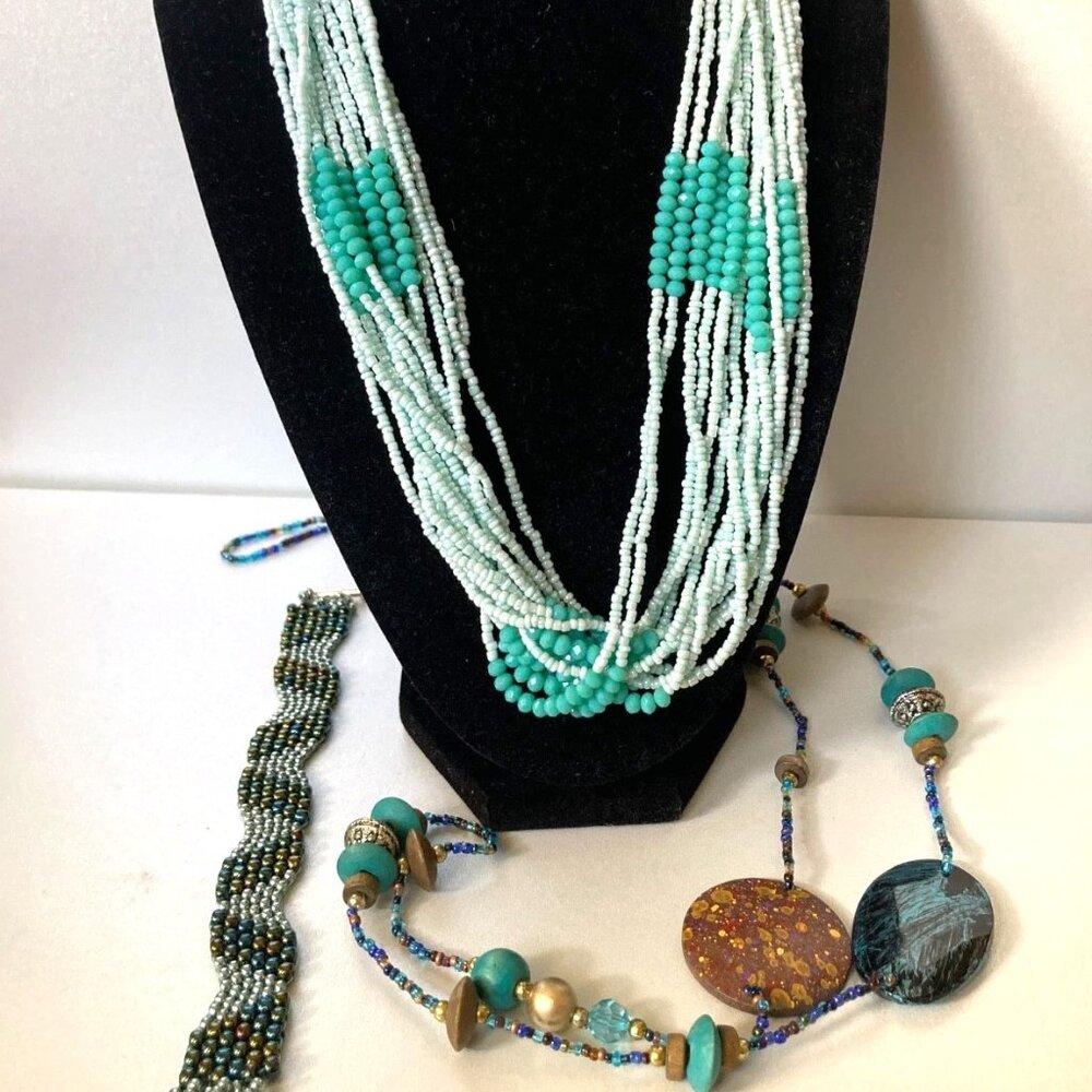 Lot of 3prelovedBeaded necklace Chunky green blue tone Necklace bracelet jewelry